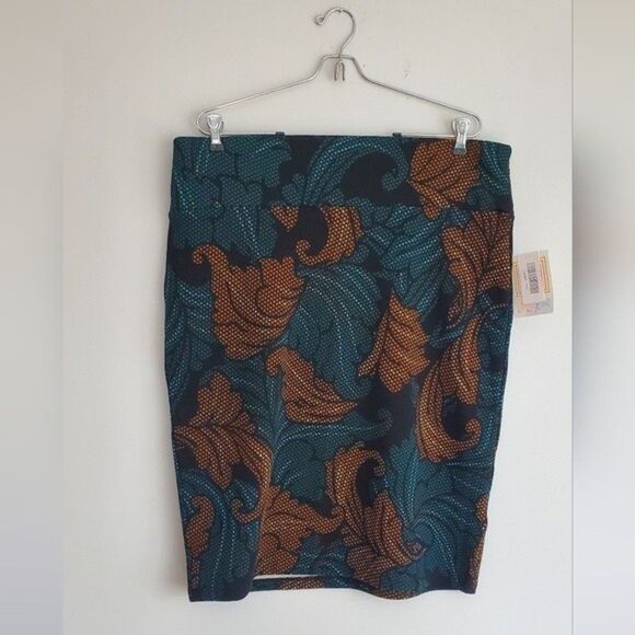 NWT Lularoe Cassie pencil skirt with beautiful stitch print in size 3XL - Picture 6 of 6